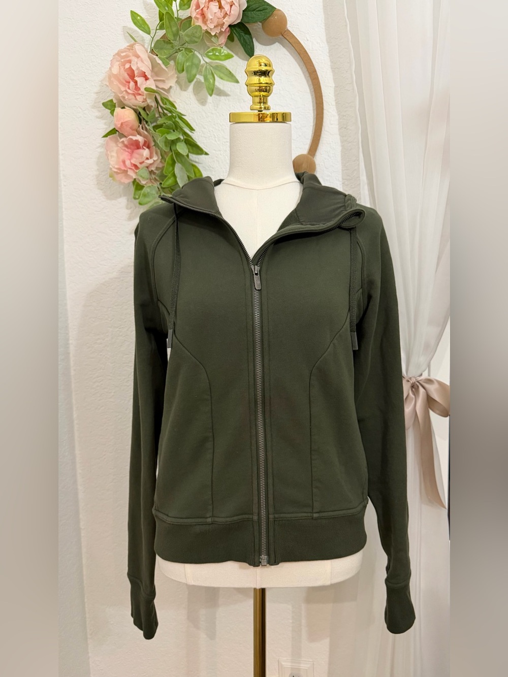 NEW Lululemon Huddle & Hustle Game Day Full Zip Hoodie Olive Camo Green Size 8 - Picture 5 of 9